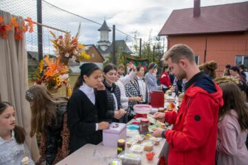 „Farmecul toamnei vicovene”, ediția a III-a, la Școala Gimnazială Nr. 1 Vicovu de Sus