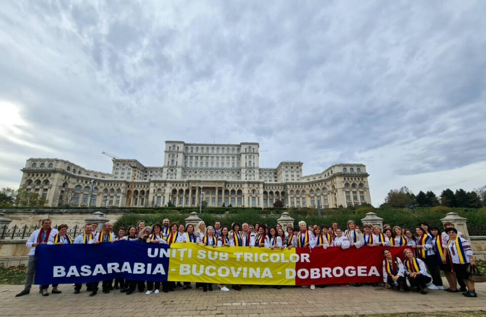 Zeci de reprezentanți ai unor școli din România și Republica Moldova au participat la a treia întâlnire din cadrul proiectului transfrontalier „Porți deschise către Prut”