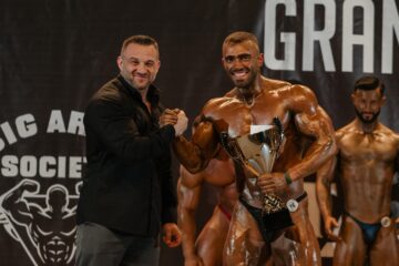 Organizatorul Cristi Tcaciuc și marele câștigător al Semtex Grand Prix 6, Robert Bucatariu