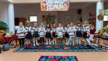 Peste 200 de preșcolari și școlari de la „Sf. Ioan cel Nou de la Suceava” au participat la „Festivalul Toamnei”