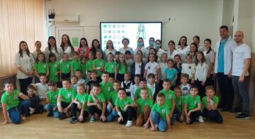 Informații despre nutriție, acordarea primului ajutor și despre igienă, împărtășite elevilor de la „Miron Costin” de studenții suceveni