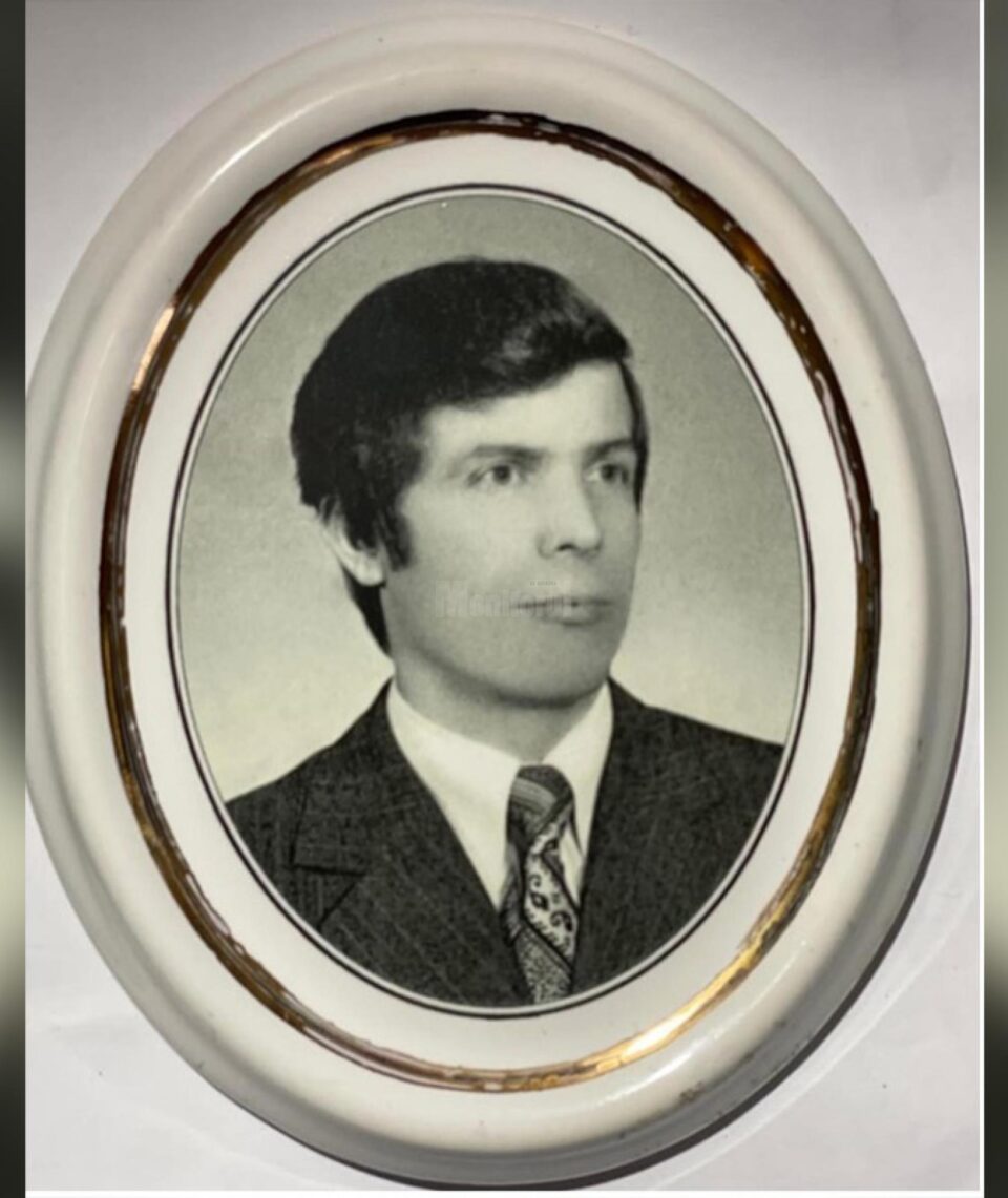 Mihai Lazăr – un model de dascăl de istorie - Personalități marcante înmormântate în Cimitirul „Pacea” din Suceava Mihai Lazăr – un model de dascăl de istorie - Personalități marcante înmormântate în Cimitirul „Pacea” din Suceava