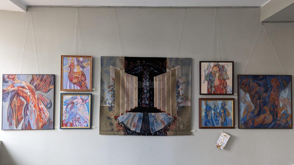 „Gânduri în zbor”, o călătorie „în suflet și rațiune”, pentru a descoperi crezul artistic al Luciei Pușcașu