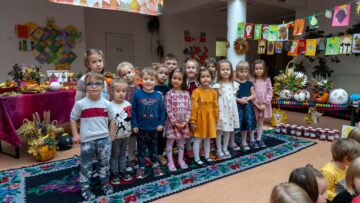 Peste 200 de preșcolari și școlari de la „Sf. Ioan cel Nou de la Suceava” au participat la „Festivalul Toamnei”