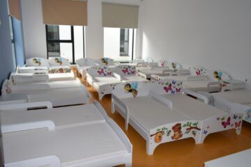 Vineri, 3 noiembrie, preoți din Protopopiatul Fălticeni au sfințit noua instituție educațională din urbea de pe Șomuz