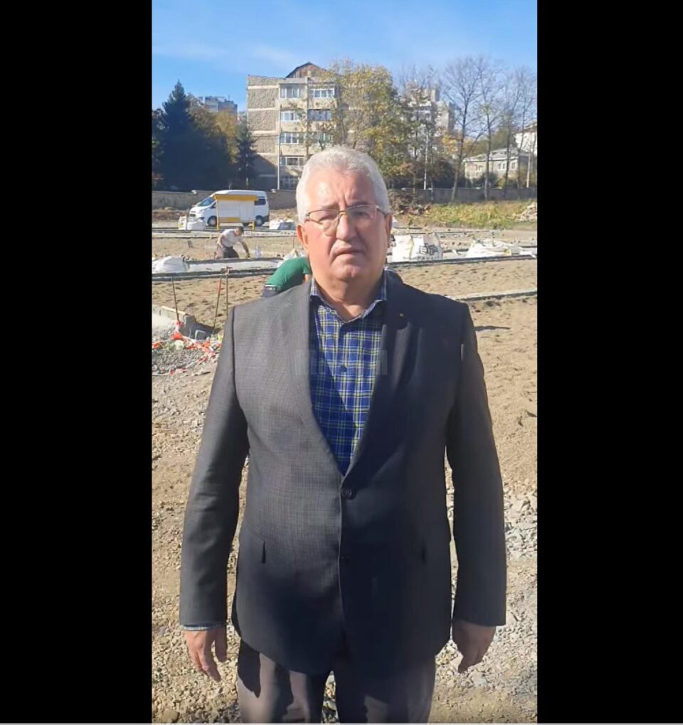 Primarul Sucevei a verificat în teren lucrările de amenajare a unei parcări publice în zona Mănăstirii ”Sf. Ioan cel Nou” Primarul Sucevei a verificat în teren lucrările de amenajare a unei parcări publice în zona Mănăstirii ”Sf. Ioan cel Nou”
