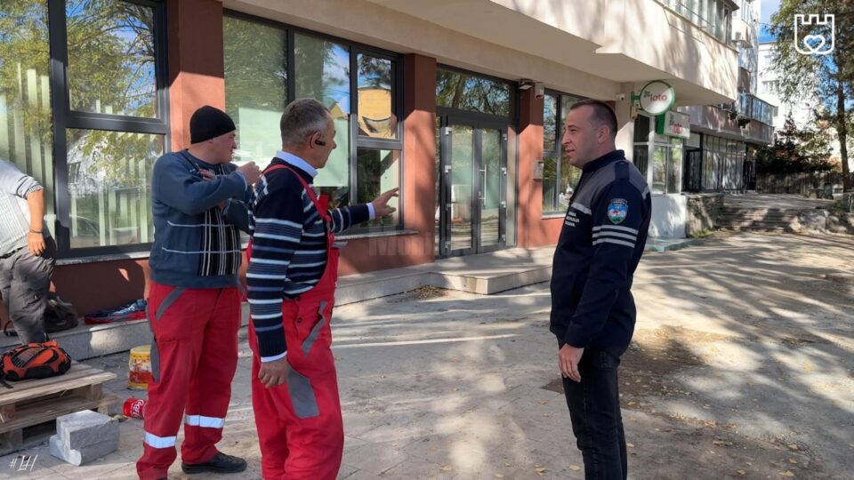Lucrările de reabilitare a treptelor și a aleilor pietonale din cartierul Burdujeni, pe Str. Bujorilor la bl. 101 și pe Str. Eroilor, bl. 123, verificate de Lucian Harșovschi