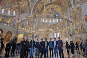 Tineri din Grupul de Cateheză de la Biserica „Sfântul Dumitru” din Suceava, în pelerinaj