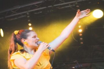 Cântăreața Lucie Joy