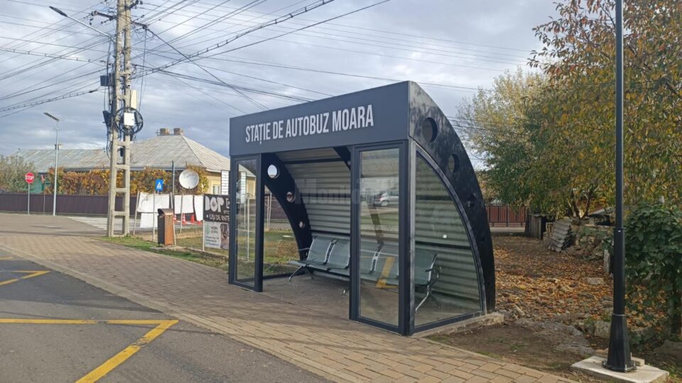 Stații moderne de autobuz, realizate în mai multe localități ale comunei Moara