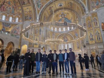 Tineri din Grupul de Cateheză de la Biserica „Sfântul Dumitru” din Suceava, în pelerinaj