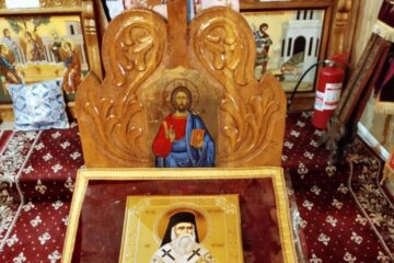 Procesiune cu moaștele Sfântului Ierarh Nectarie, la biserica din satul Fetești, comuna Adâncata