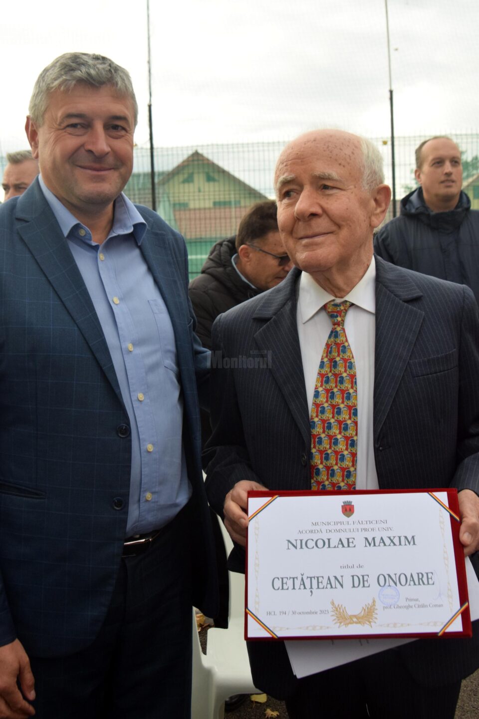Profesorul universitar Nicolae Maxim a primit titlul de Cetățean de Onoare al municipiului Fălticeni Profesorul universitar Nicolae Maxim a primit titlul de Cetățean de Onoare al municipiului Fălticeni