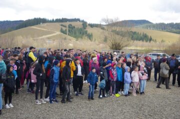 În Vatra Moldoviței au fost inaugurate două obiective noi, o sală de sport ultramodernă și un cămin cultural nou
