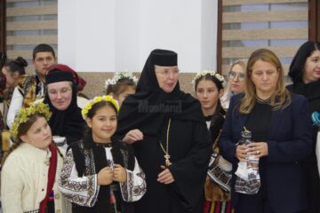În Vatra Moldoviței au fost inaugurate două obiective noi, o sală de sport ultramodernă și un cămin cultural nou