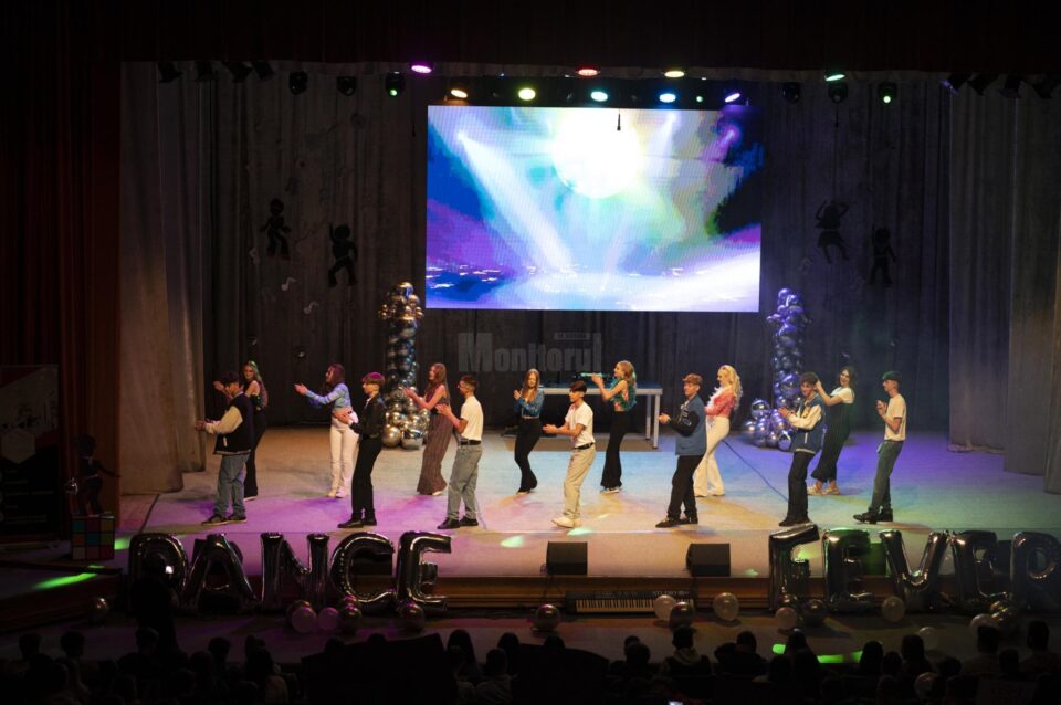 „Dance Fever”, la Balul Bobocilor de la Liceul cu Program Sportiv Suceava