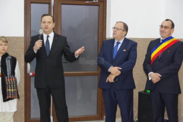 În Vatra Moldoviței au fost inaugurate două obiective noi, o sală de sport ultramodernă și un cămin cultural nou