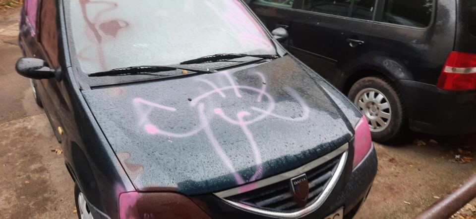 Mașini vandalizate