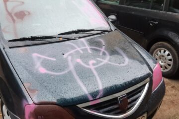 Mașini vandalizate