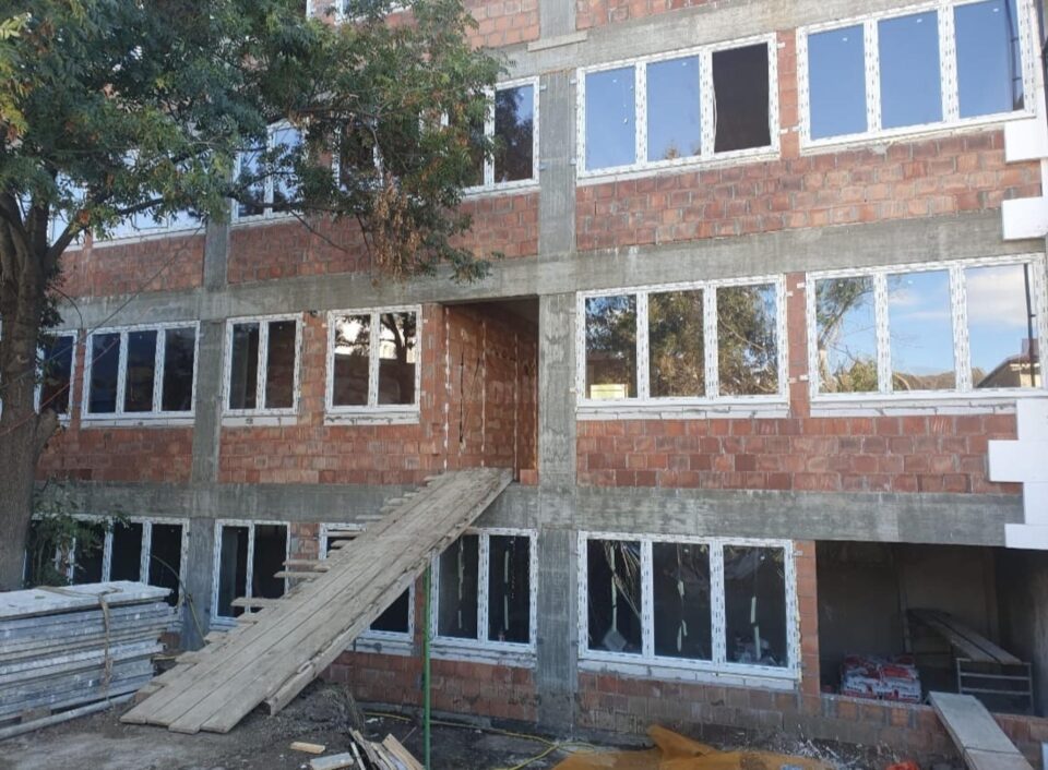 Noua clădire pentru învățământ gimnazial de la C. N. ”Petru Rareș”