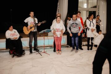 A VIII-a ediție a evenimentului caritabil „Îmbrățișări Gratuite”