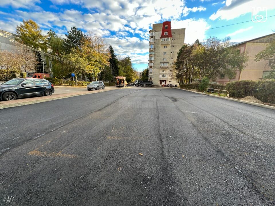 Parcare de reședință reabilitată pe strada Narciselor, în cartierul Zamca