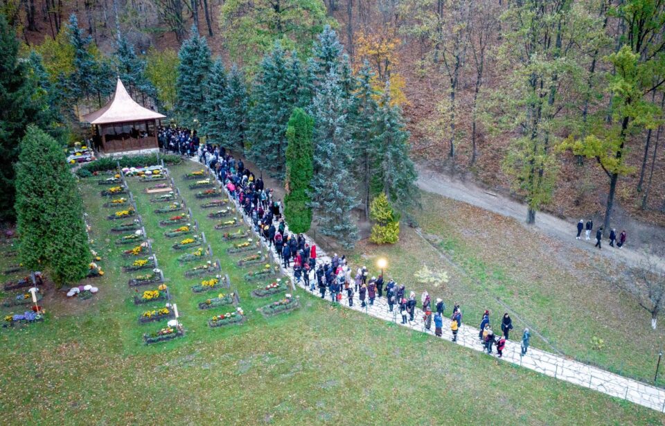 Coada către racla Părintelui Arsenie Boca