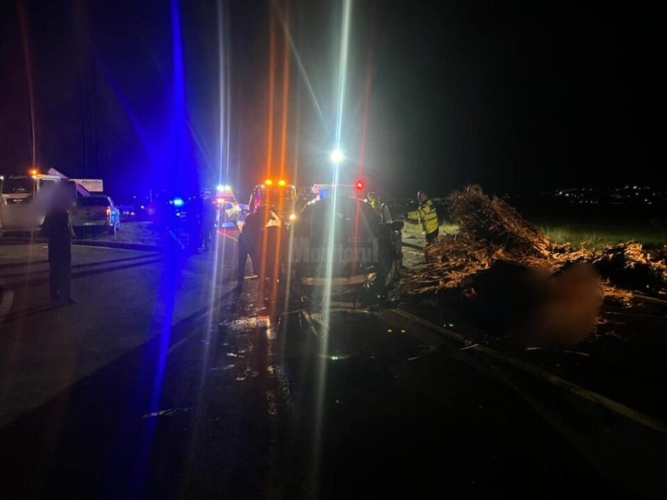 Un autoturism a intrat violent într-o căruță care se deplasa pe drumul național/european