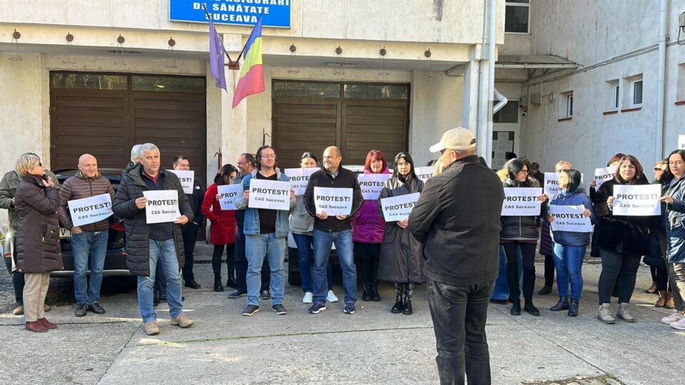 Continuă protestele la Casa de Asigurări de Sănătate