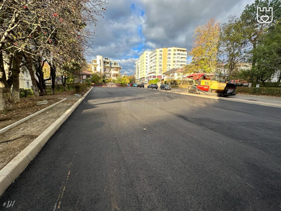Parcare de reședință reabilitată pe strada Narciselor, în cartierul Zamca