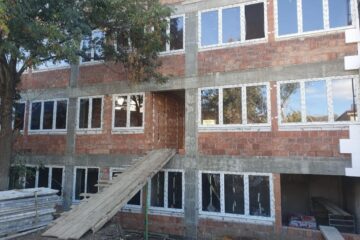 Noua clădire pentru învățământ gimnazial de la C. N. ”Petru Rareș”