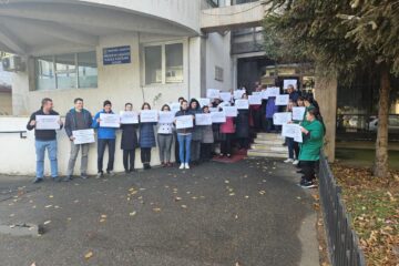 Protest spontan la Direcția de Sănătate Publică Suceava