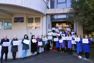A doua zi de protest al angajaților de la Direcția de Sănătate Publică Suceava