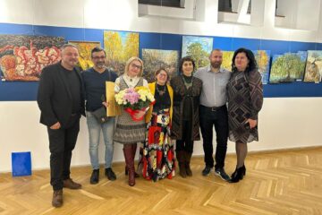 „Spiritul Pădurii”, o expoziție plină de culoare vernisată la Muzeul Arta Lemnului