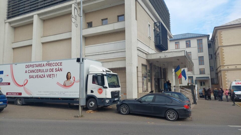 Caravana pentru depistarea precoce a cancerului de col și de sân