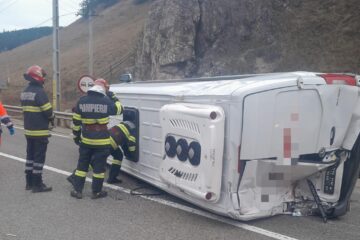 Plan Roșu declanșat după un accident între un autotren și un microbuz, cu 12 persoane implicate