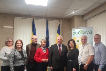 Delegația din Suedia, condusă de ambasadorul Therese Hydèn, alaturi de primarul Sucevei, Ion Lungu