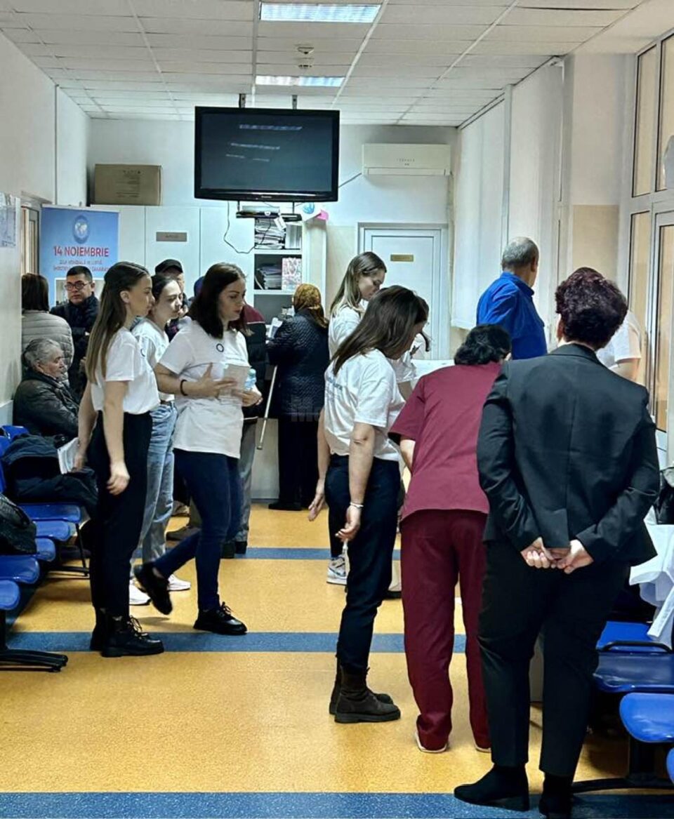 Noi cazuri de diabet, descoperite la testările gratuite efectuate de diabetologii Spitalului Clinic Suceava, de Ziua mondială de luptă împotriva diabetului. Foto FB dr. Claudiu Cobuz