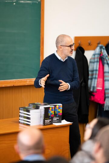 Conferință Mihnea Măruță