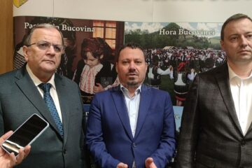 Crisatian Pistol (dreapta) a declarat că județul Suceava nu mai este izolat de drumuri de mare viteză