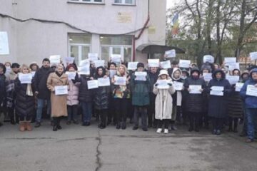 Angajații Agenției pentru Plăți și Inspecție Socială, în grevă de avertisment