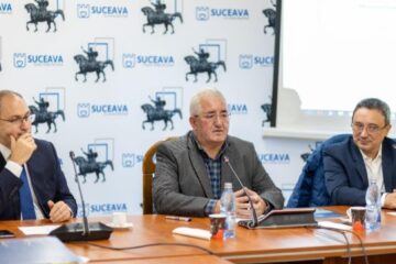 Întrunire a Centrului Național de Competențe și soluții pentru dezvoltarea orașelor inteligente neutre climatic, la sediul Primăriei Suceava