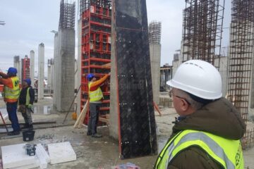 Venirea iernii nu a stopat lucrările de construire a Sălii Polivalente Suceava