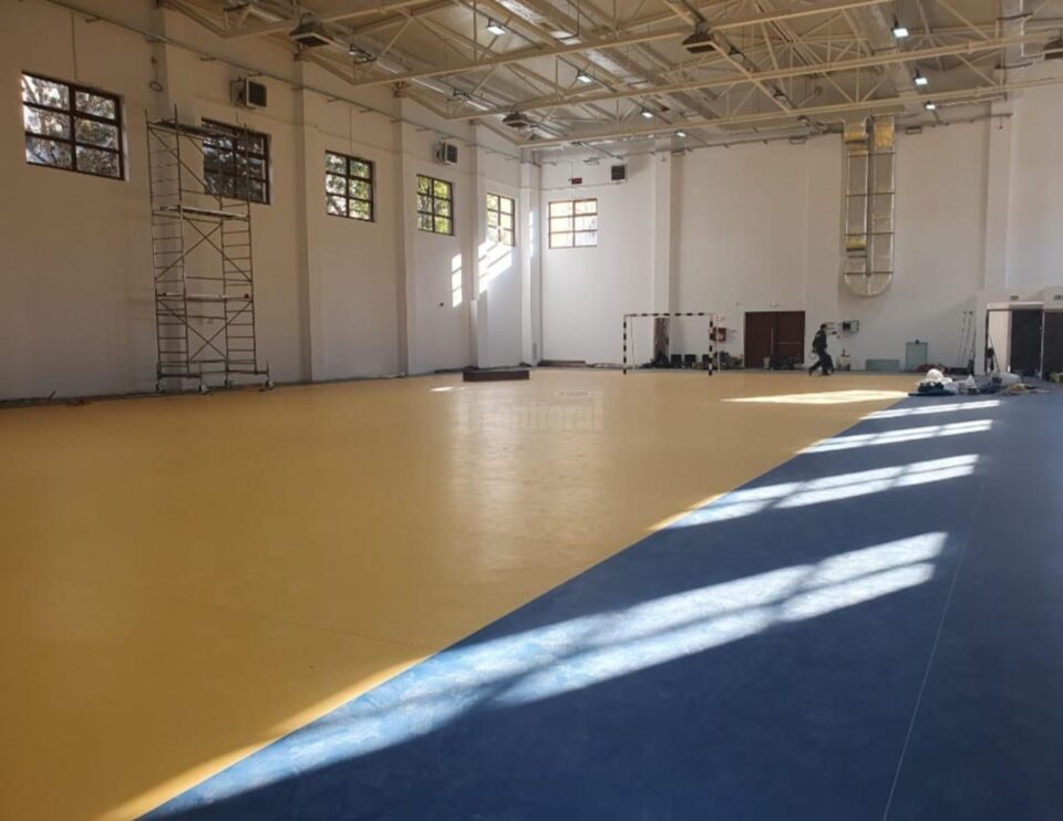 Inaugurarea sălii de sport de la Școala Gimnazială Nr. 10 va avea loc de Ziua Națională a României