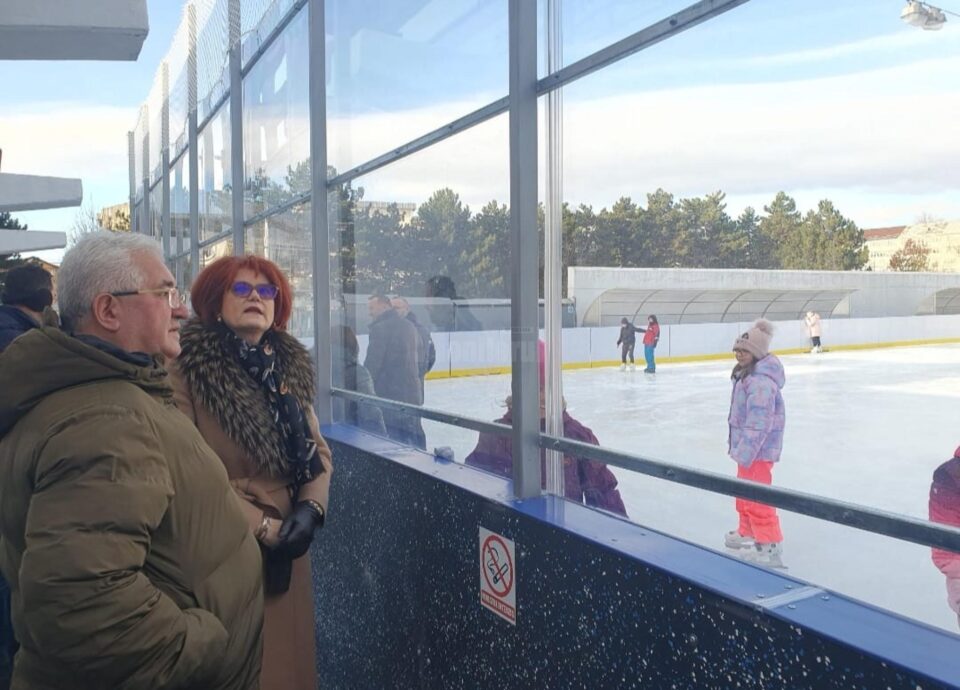 Modernizarea mantinelei, cea mai recentă lucrare făcută de municipalitatea Sucevei la Patinoarul Areni