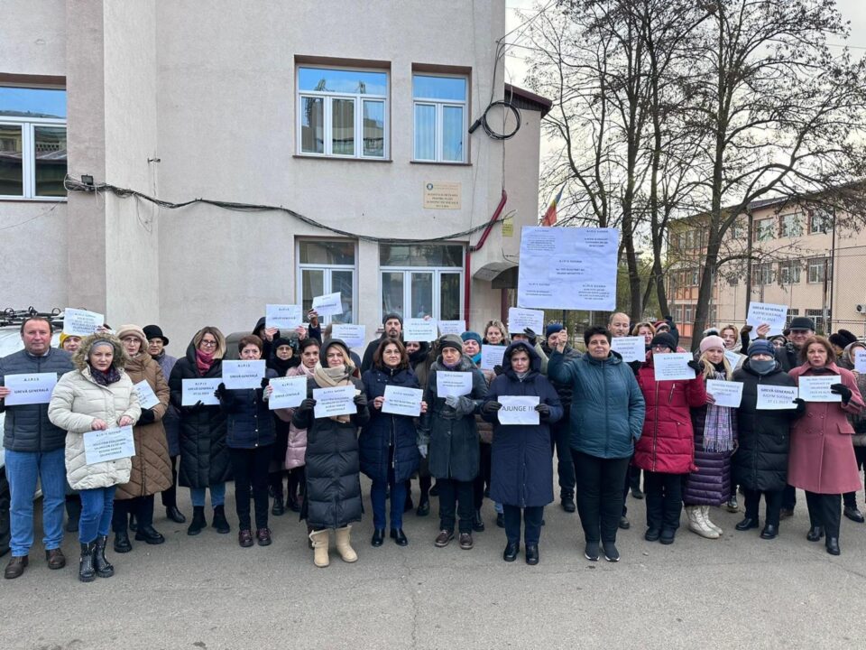 Două instituții din Suceava sunt de azi în grevă generală cu încetarea activității