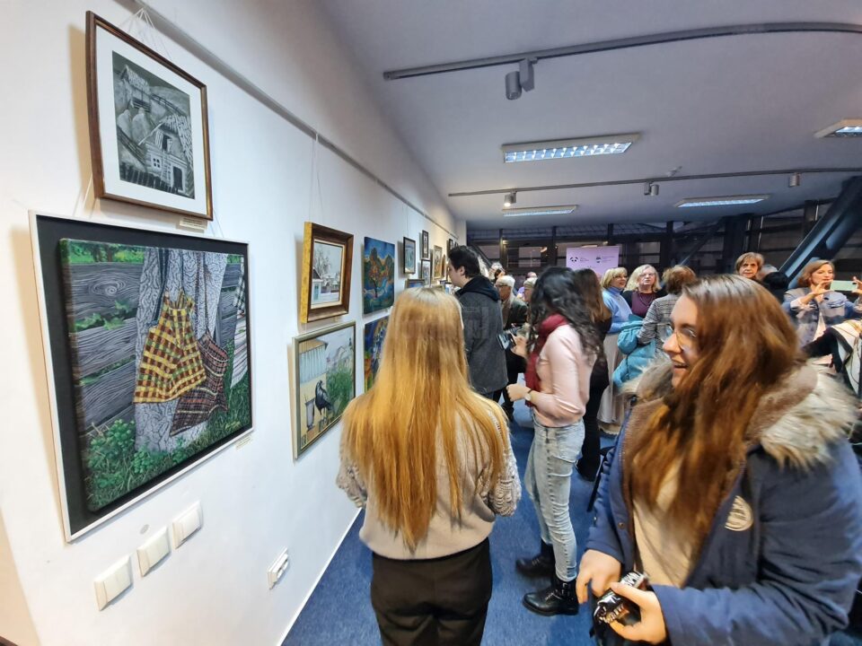 „Bucovina – Gând și culoare”, expoziție de pictură la Teatrul „Matei Vișniec” Suceava