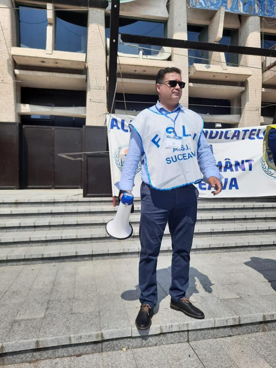Prof. Giani Leonte, președintele Alianței Sindicatelor din Învățământ (ASI) Suceava Prof. Giani Leonte, președintele Alianței Sindicatelor din Învățământ (ASI) Suceava