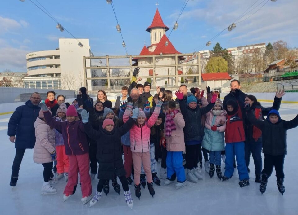 Patinoarul artificial Areni se deschide astăzi, de Ziua Bucovinei