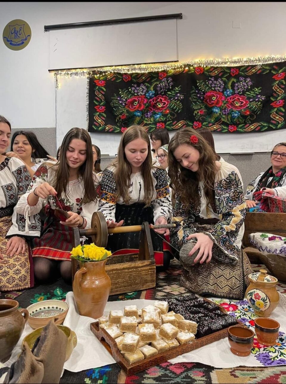 Șezătoare, expoziții, dezbateri și concursuri, de Ziua Bucovinei, la Colegiul „Mihai Eminescu”